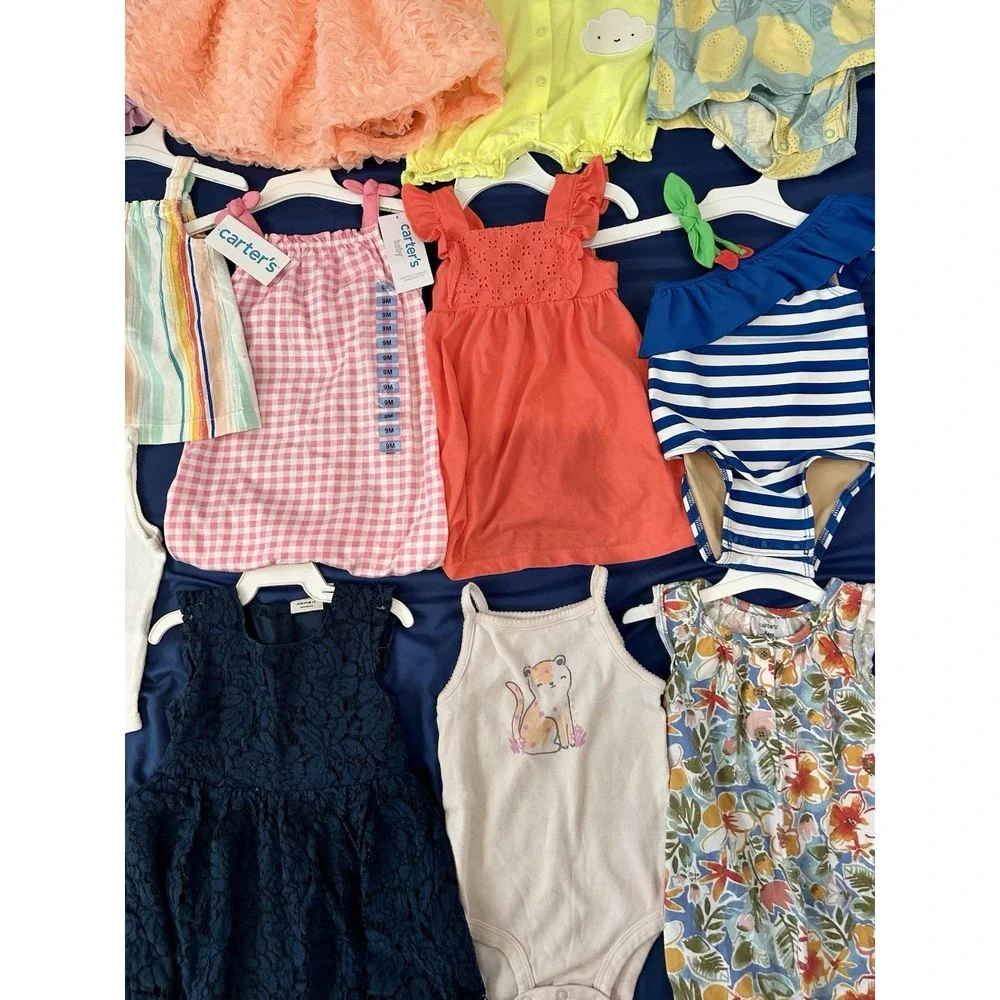 Huge Lot Baby Girls Clothes 6 9 Months NEW & EUC Carters Baby b Gosh Old navy